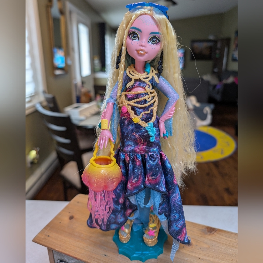 Monster High Fan-Sea Lagoona Blue - Entertainment Earth Exclusive